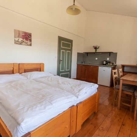 Penzion Dvur Krasikov Kokasice Extérieur photo