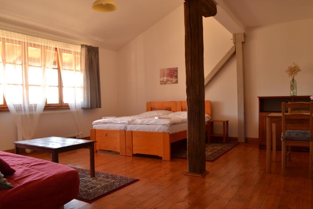 Penzion Dvur Krasikov Kokasice Extérieur photo